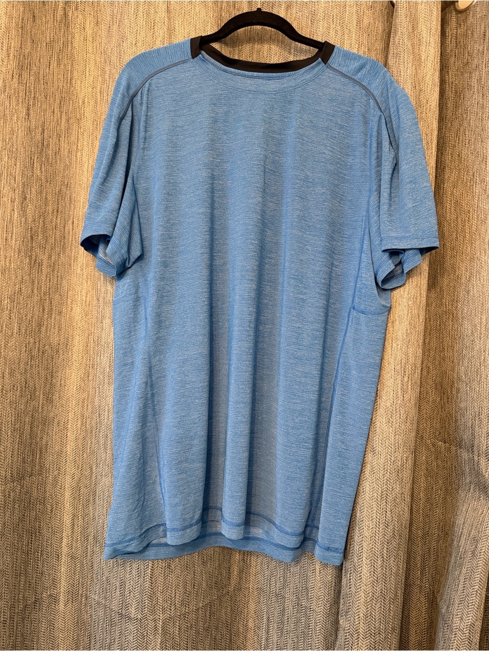 lululemon athletica Men's Short-Sleeve Crew in Sky Blue with Black Trim